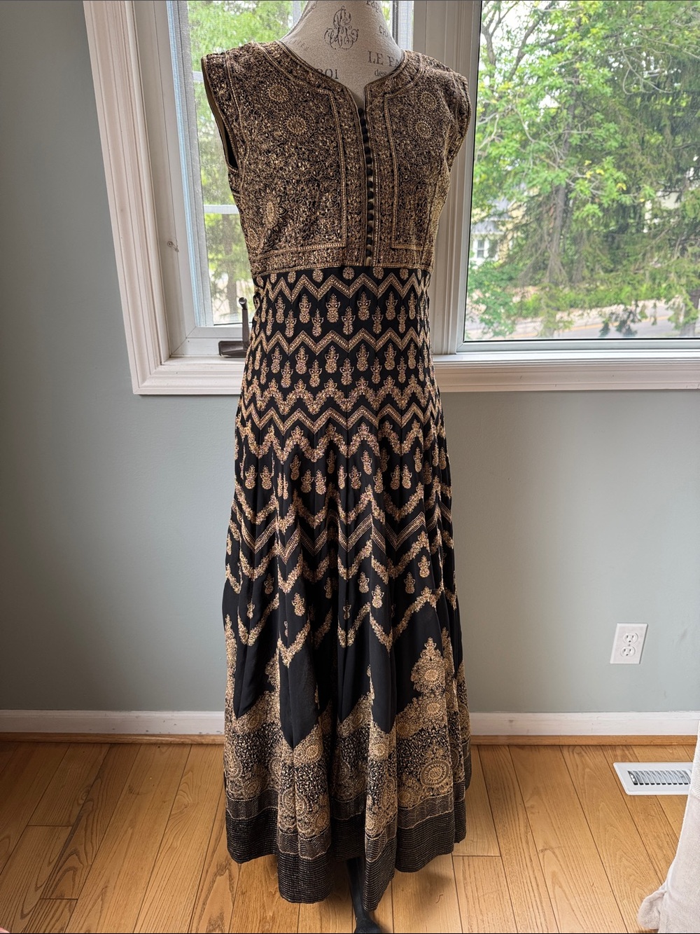 Anarkali dress black Georgette gold metallic embroidered wedding occasion NWOT M